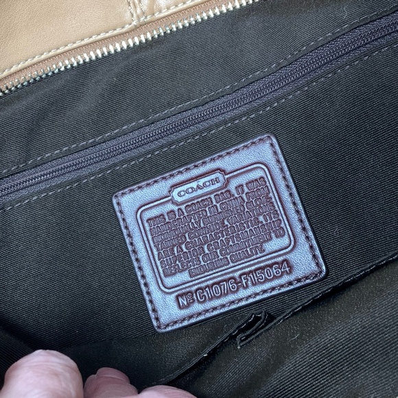 Coach Smooth Tan Duffle Shoulder Bag F15064 - Picture 13 of 13